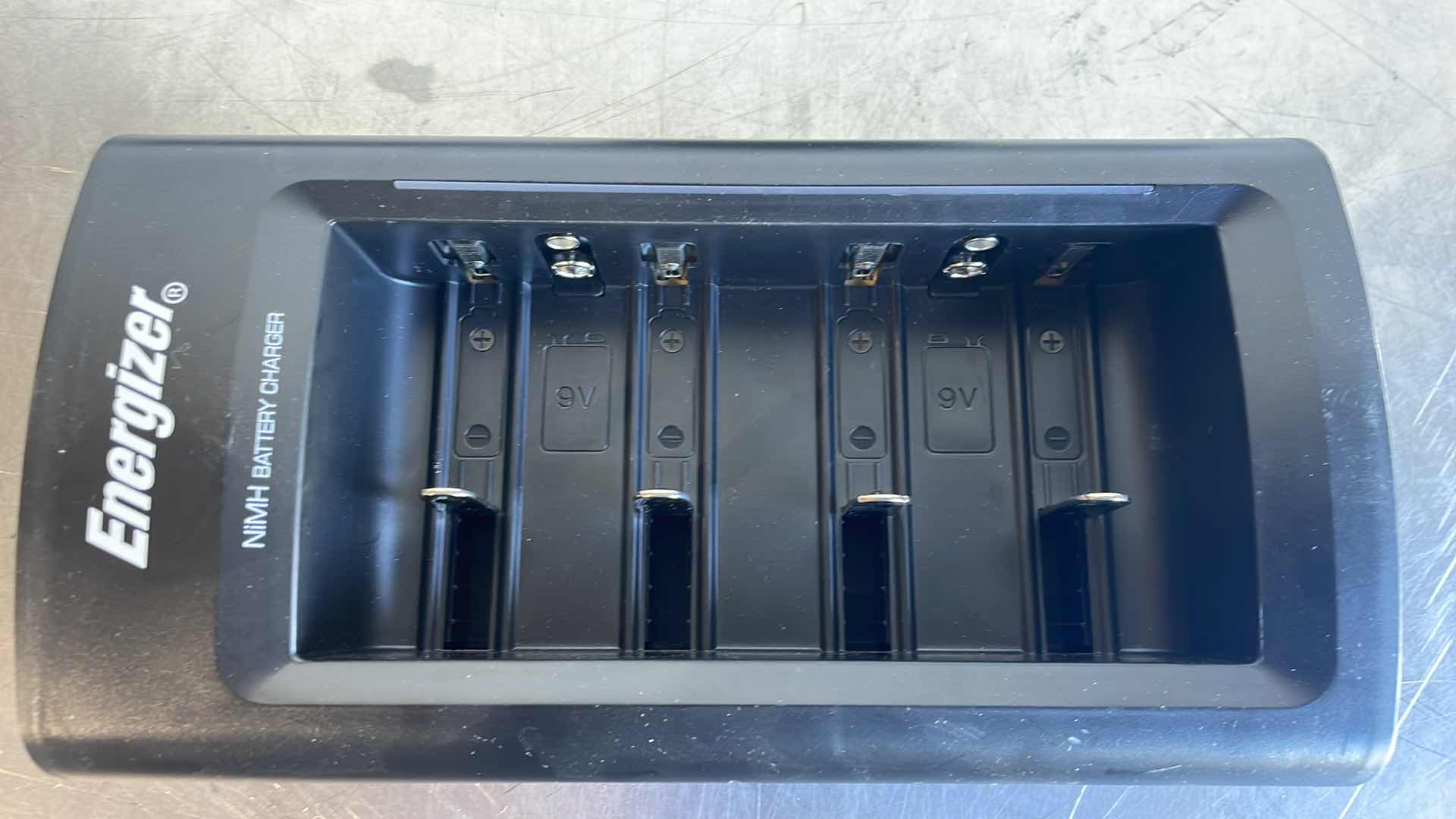 Photo 1 of ENERGIZER NIMH BATTERY CHARGERS CLASS 2 BATTERY CHARGER (7)