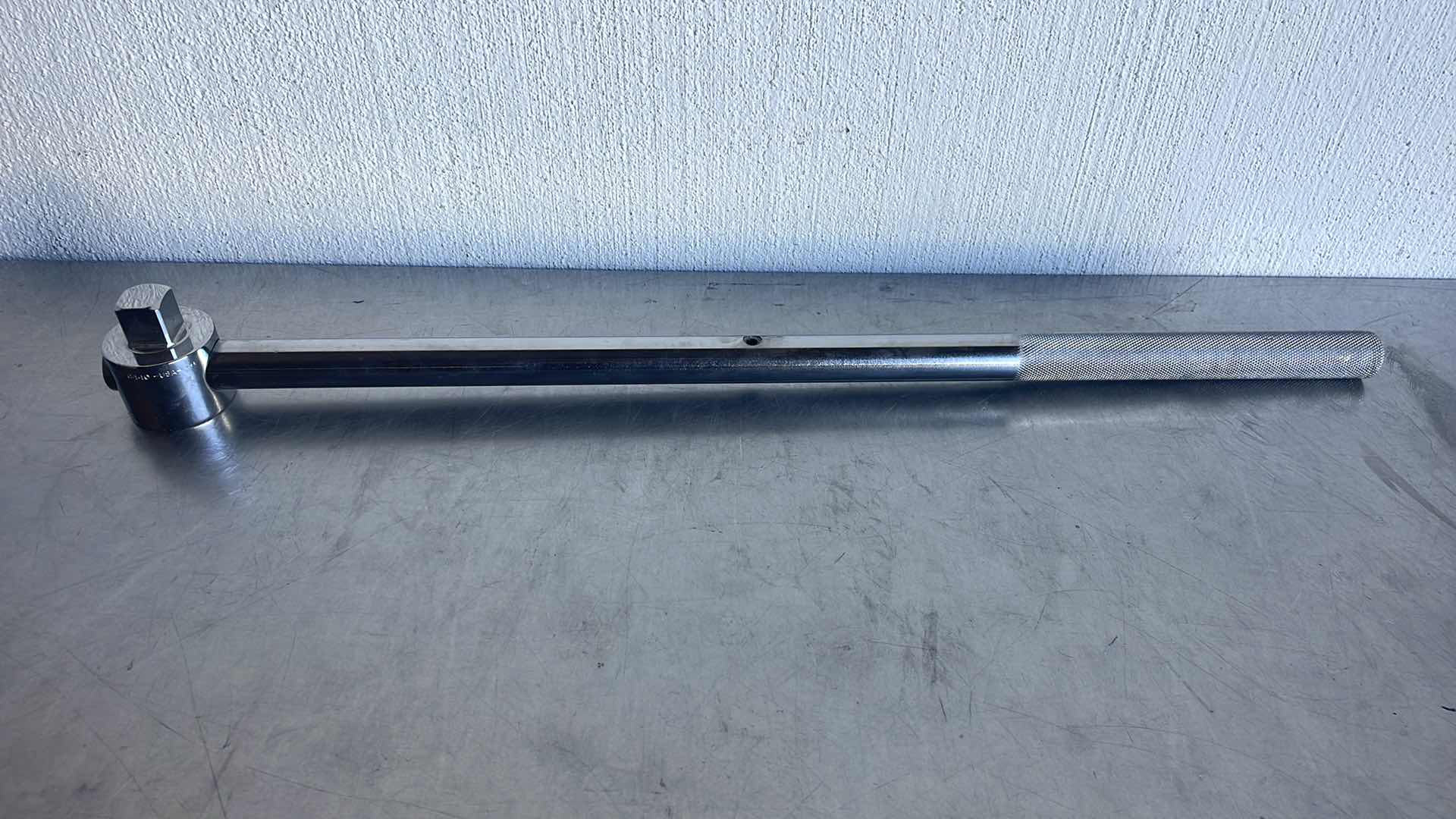 Photo 1 of WRIGHT TOOL 6440 3/4" DRIVE BULL BAR LOCKING HEAD KNURLED GRIP - 24"