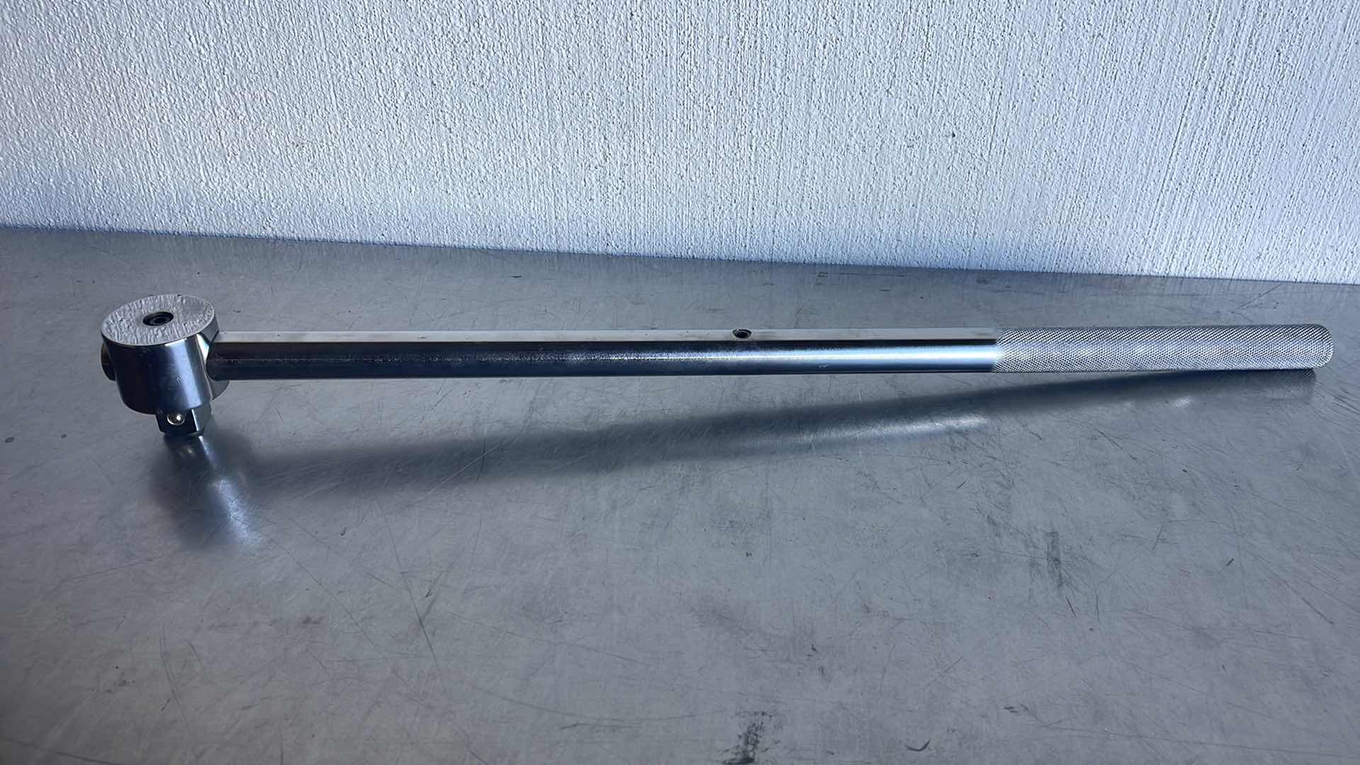 Photo 1 of WRIGHT TOOL 6440 3/4" DRIVE BULL BAR LOCKING HEAD KNURLED GRIP - 24"