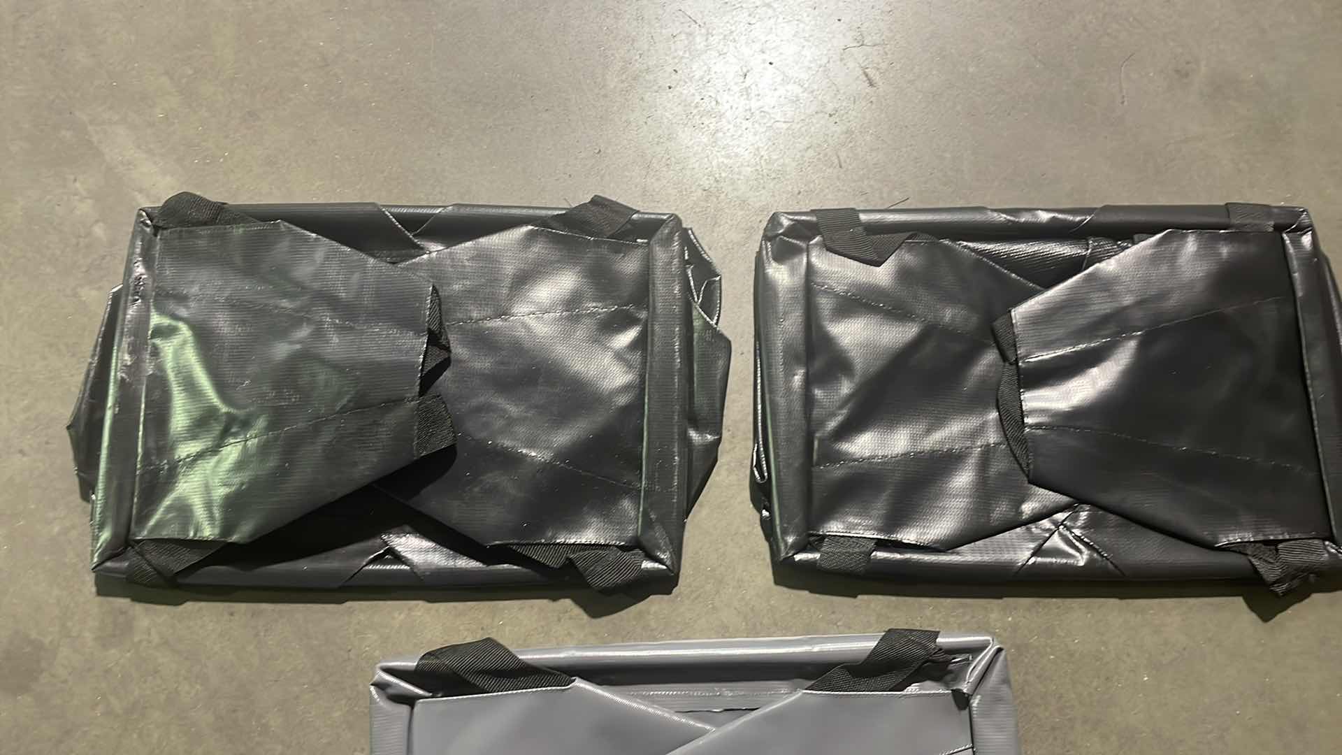 Photo 1 of USGI MILITARY COLLAPSIBLE
PORTABLE SLING SINK TIP FLIP
PROOF RECTANGLE 1 GRAY, 2 BLACK