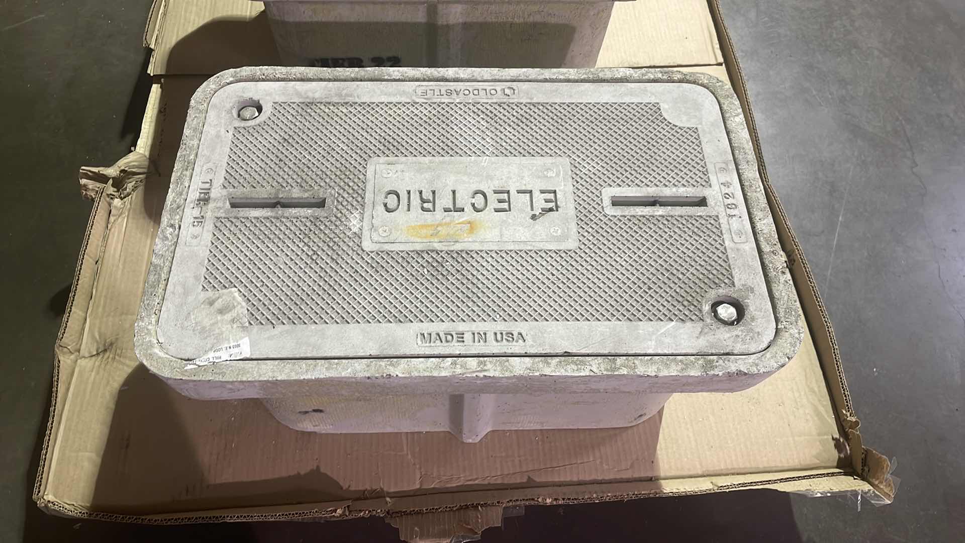 Photo 1 of OLDCASTLE POLYMER 1324-12
25” X 15-1/2” ELECTRICIAL BOX