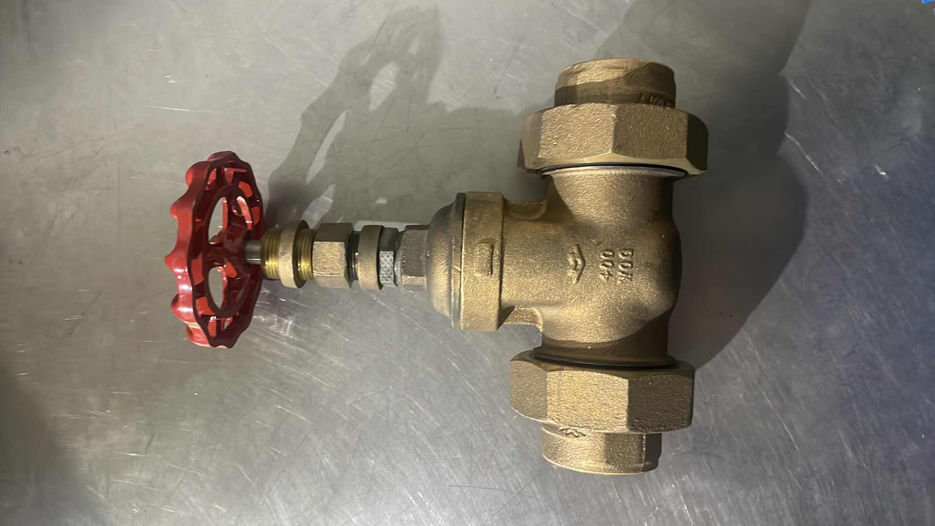 Photo 1 of MILWAUKEE BRONZE GATE VALVE 1-1/2”