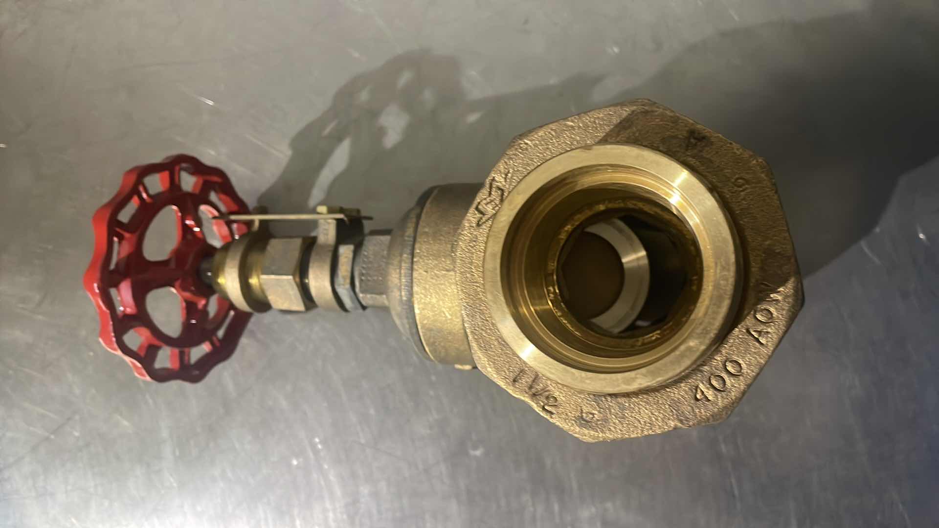 Photo 1 of MILWAUKEE BRONZE GATE VALVE 1-1/2”