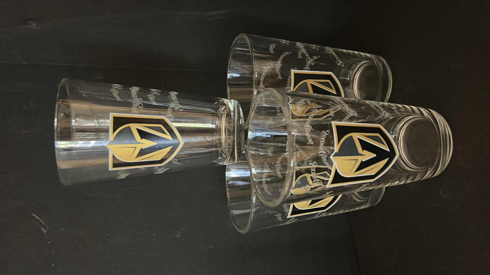 Photo 1 of 8 GLASSES - CRYSTAL AND 4 GOLDEN KNIGHTS