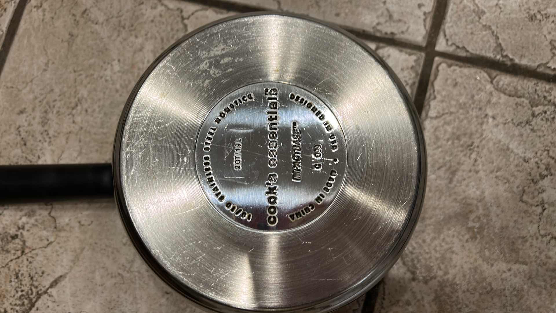 Photo 1 of POTS AND PAN W CAST IRON FRY PAN