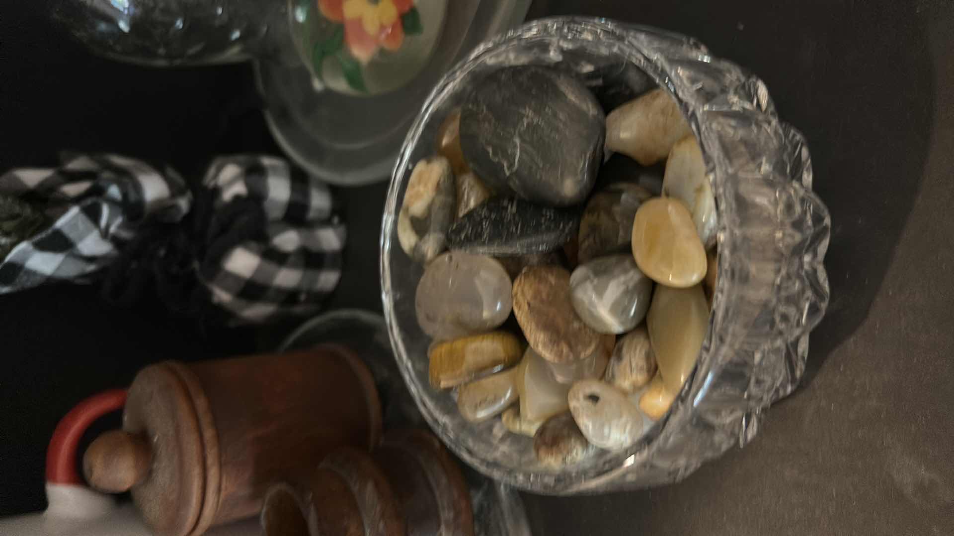 Photo 4 of MISC KITCHEN ITEMS AND HOME DECOR