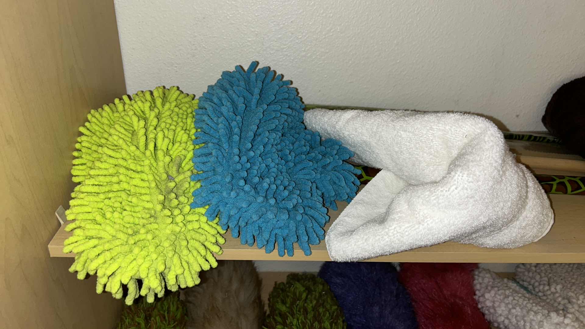 Photo 5 of CONTENTS OF CABINET IN LAUNDRY ROOM