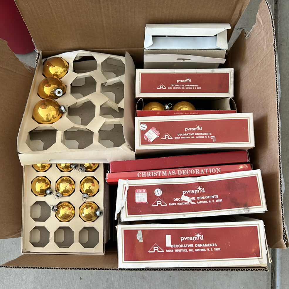 Photo 1 of CHRISTMAS DECORATIONS