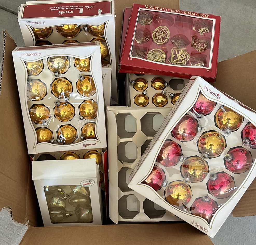 Photo 1 of CHRISTMAS DECORATIONS