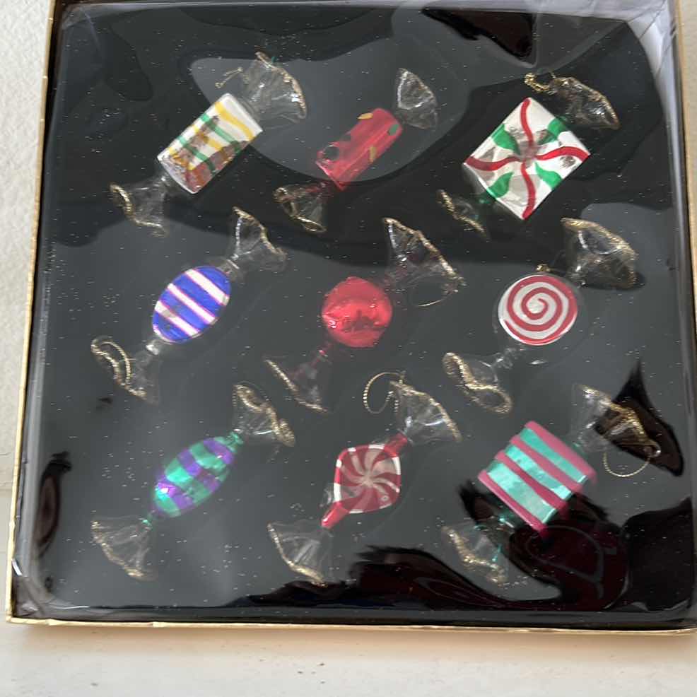 Photo 2 of MUSEUM THOMAS SERIES CHRISTMAS DECORATIONS