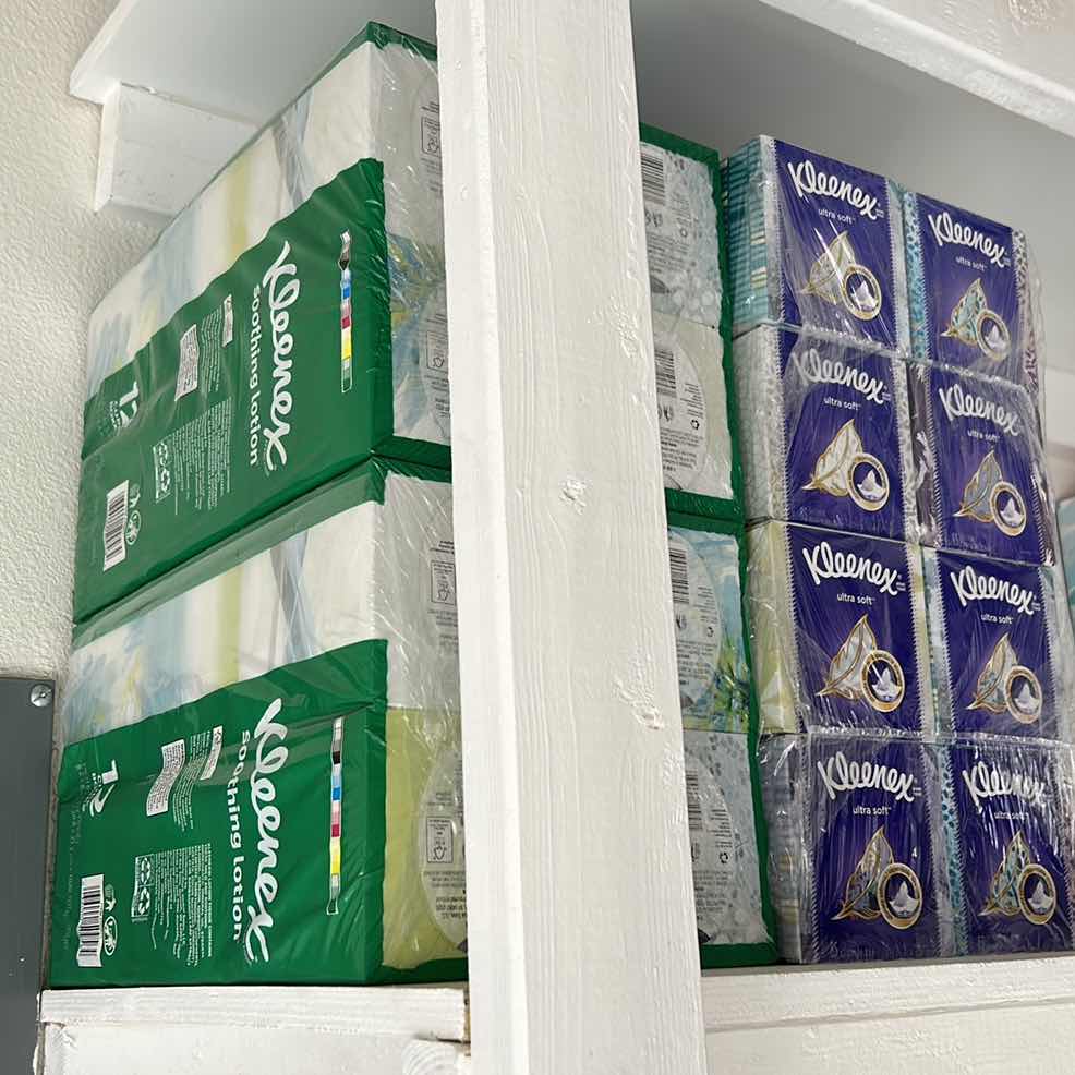 Photo 1 of KLEENEX TISSUE