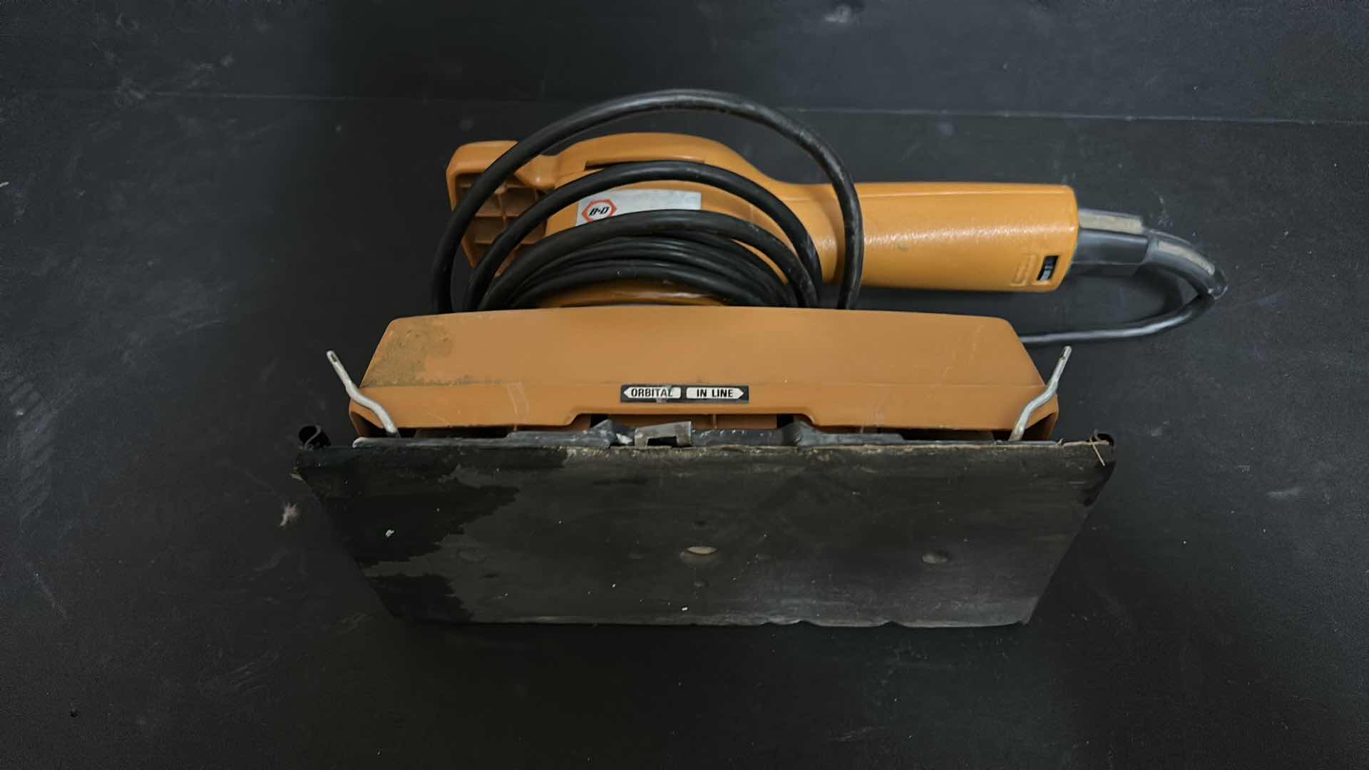 Photo 3 of BLACK AND DECKER SANDER