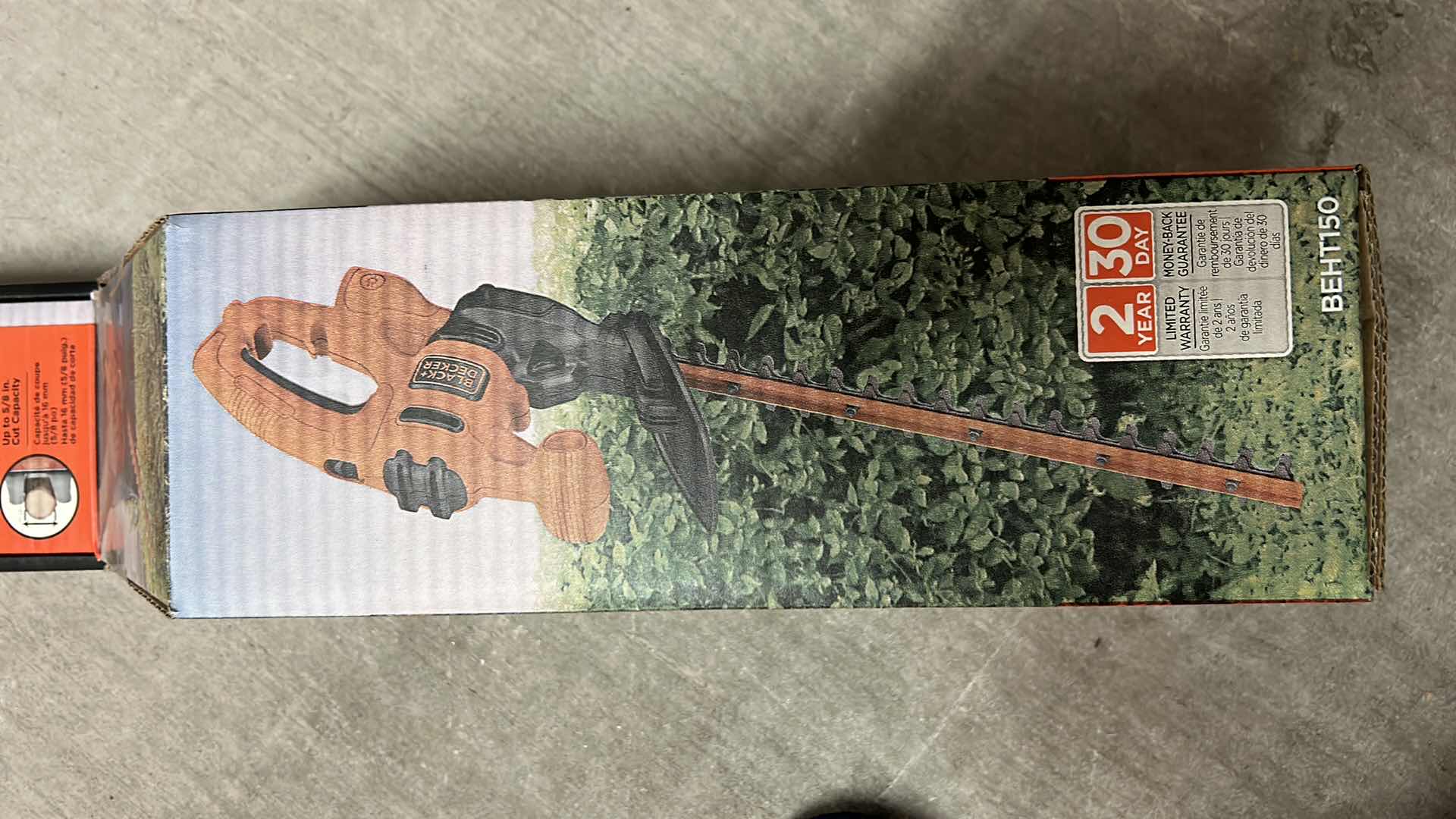 Photo 1 of NEW BLACK AND DECKER TRIMMER