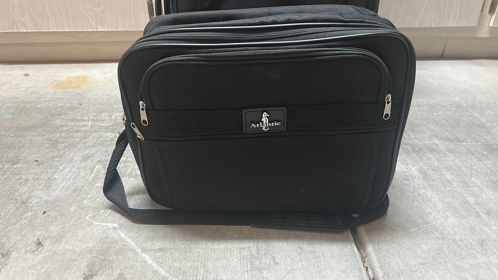 Photo 3 of 4 PC LUGGAGE