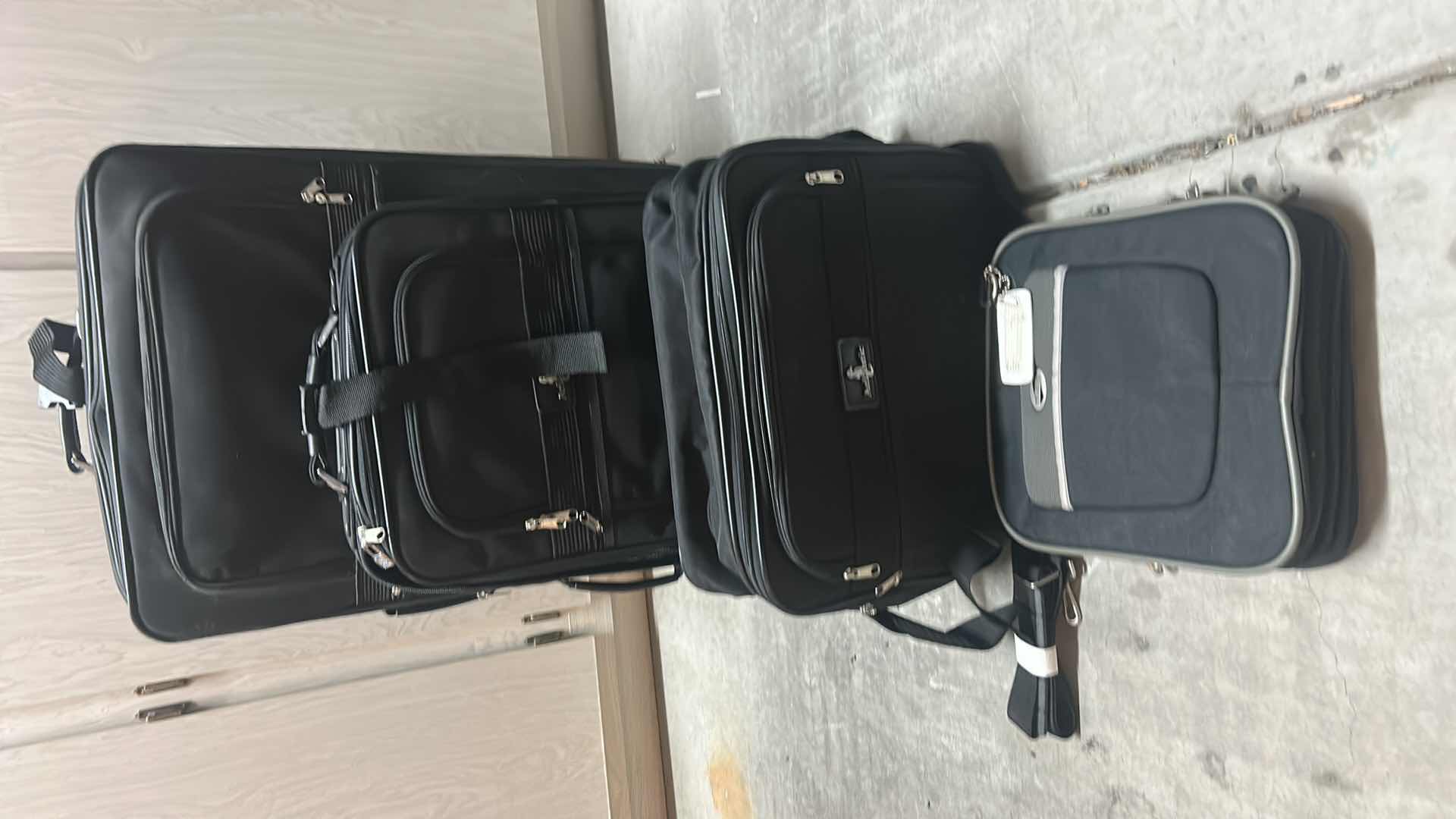 Photo 1 of 4 PC LUGGAGE