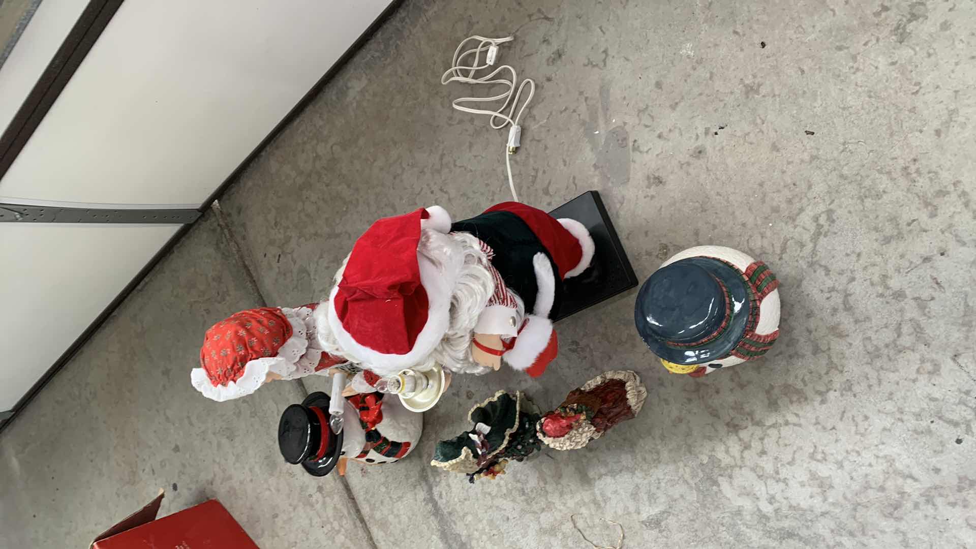 Photo 1 of CHRISTMAS DECOR