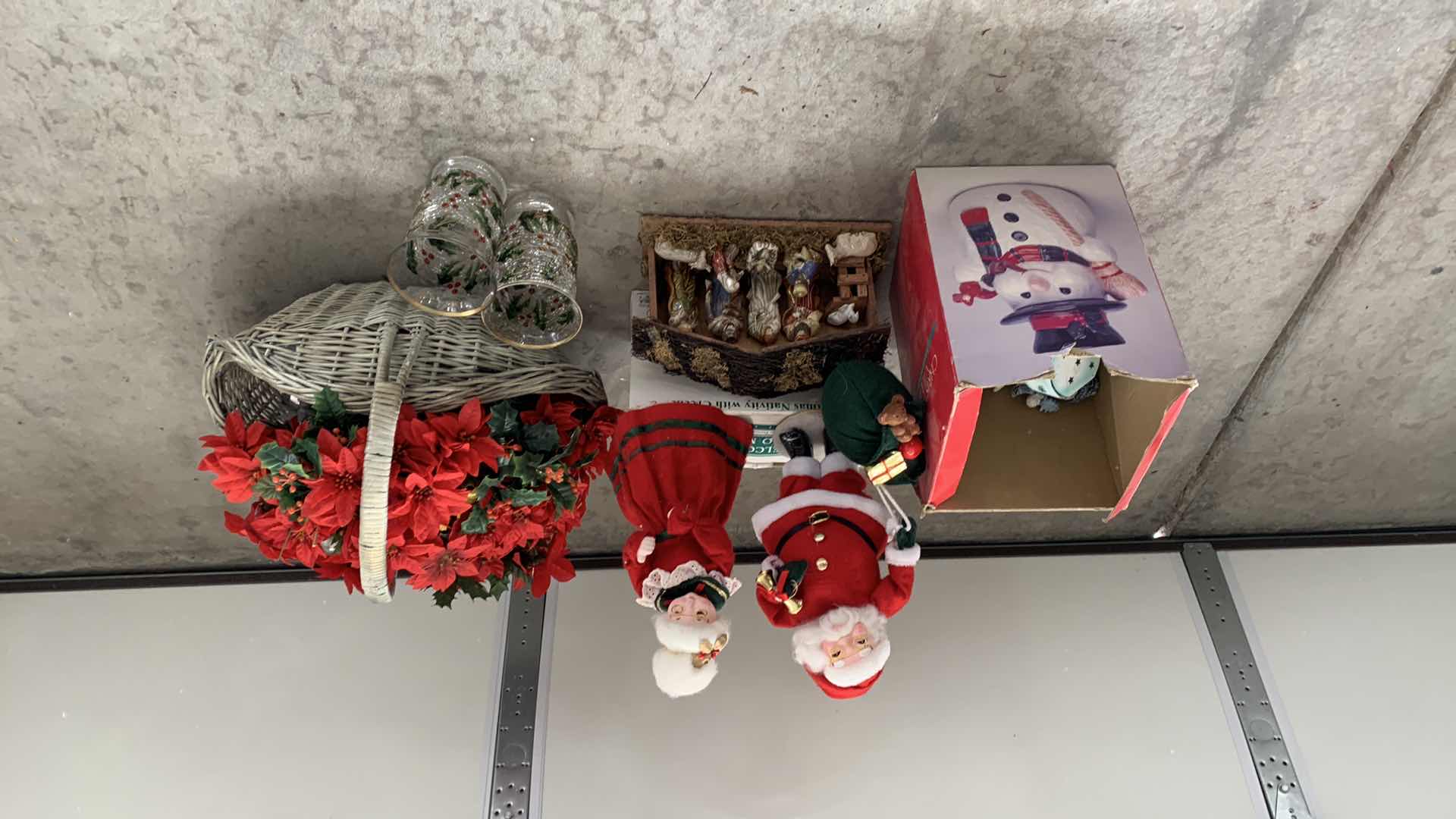 Photo 1 of CHRISTMAS DECOR