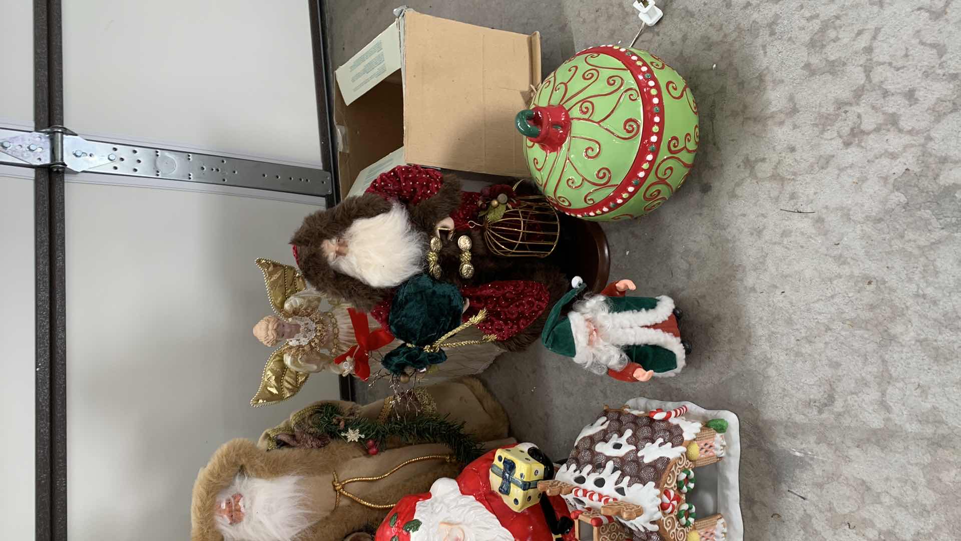 Photo 1 of CHRISTMAS DECOR