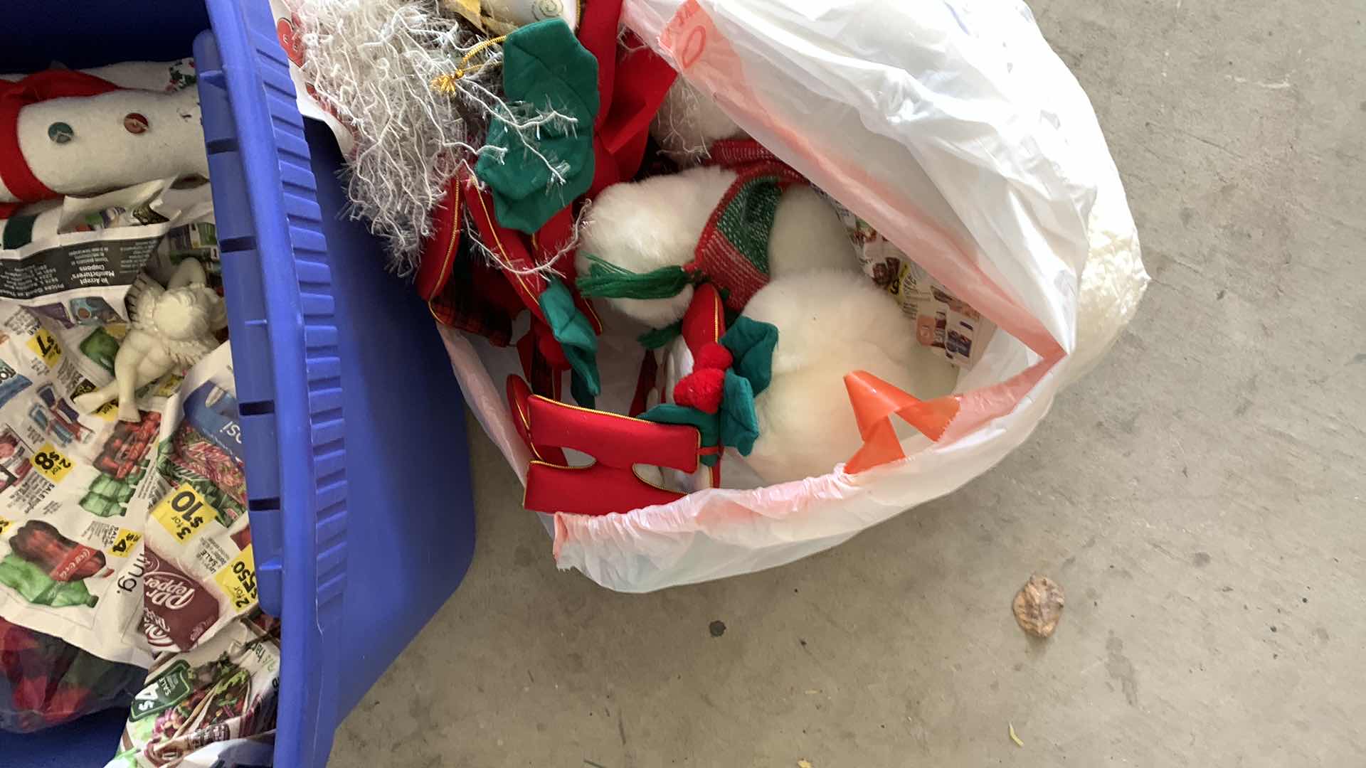 Photo 1 of CHRISTMAS DECOR