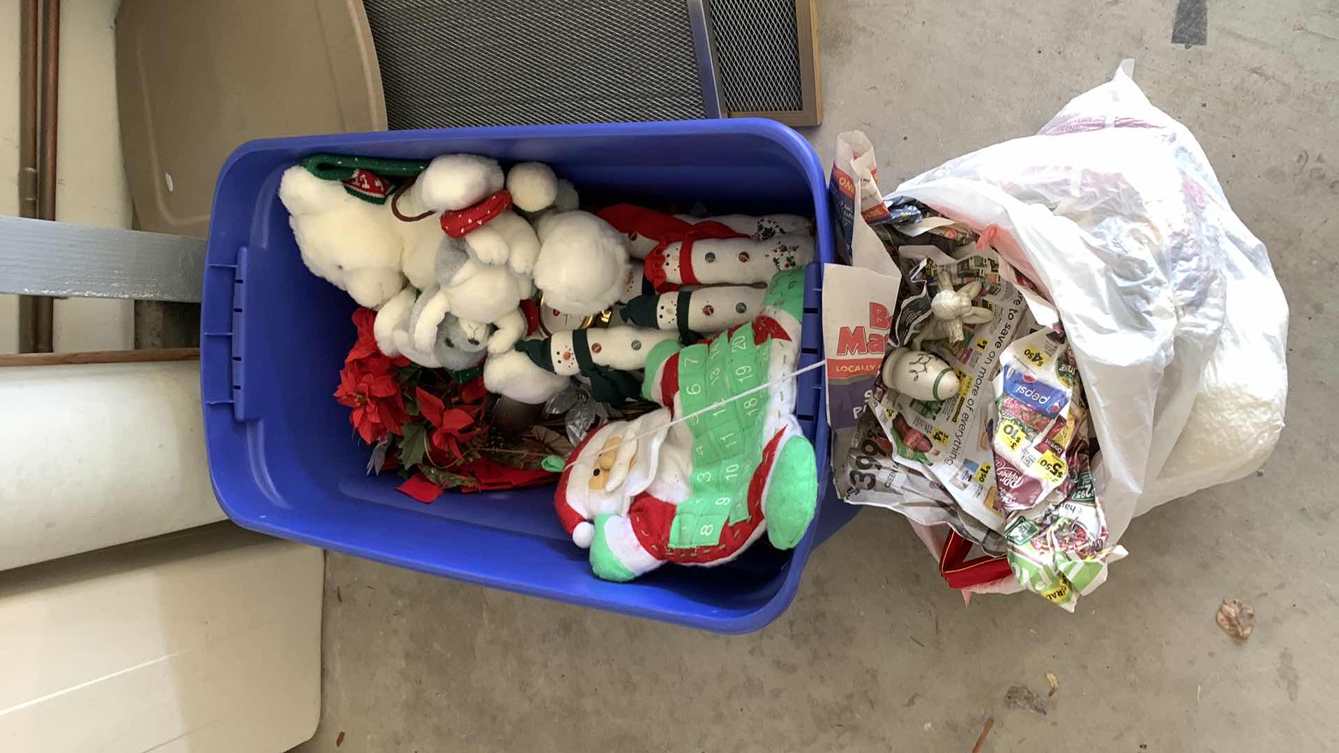 Photo 1 of CHRISTMAS DECOR