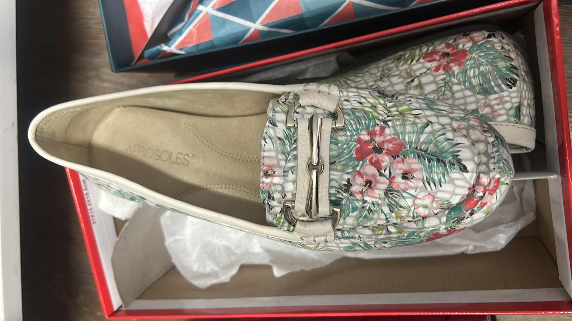 Photo 1 of 4 PAIRS WOMENS SHOES SIZE 7.5