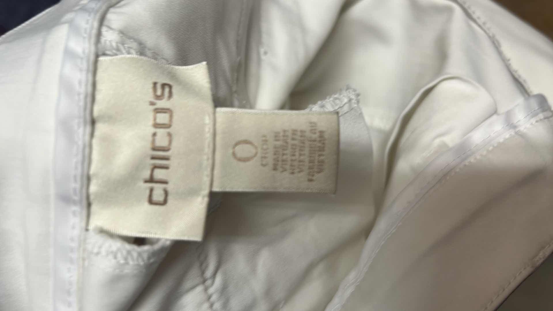 Photo 1 of 6 PIECES WOMENS CLOTHING INCLUDING RALPH LAUREN AND MORE SIZE S-M