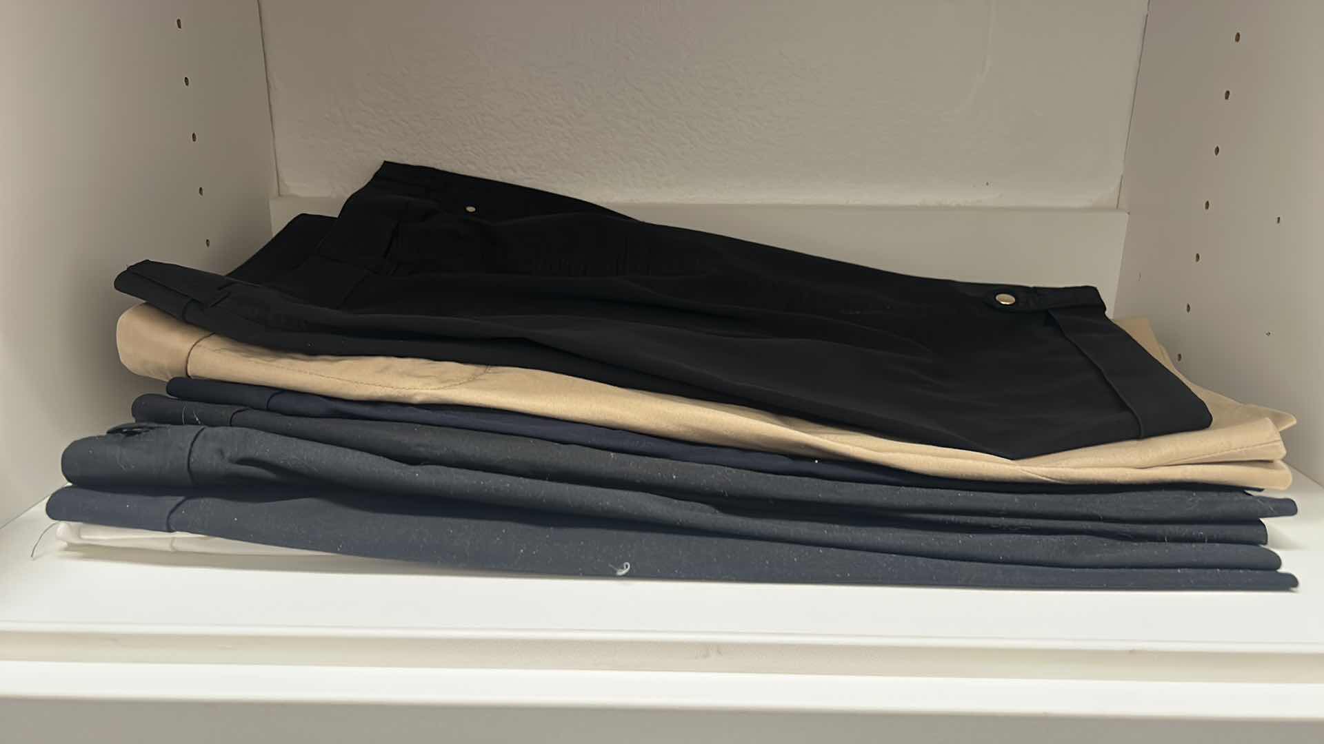 Photo 1 of 6 PAIRS WOMENS DRESSY SHORTS SOME NEW