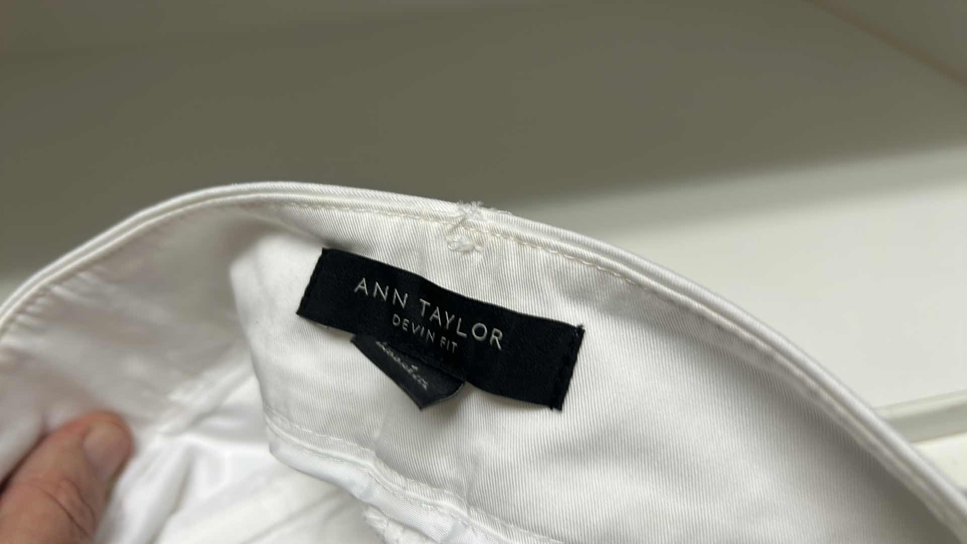 Photo 1 of 6 PAIRS WOMENS DRESSY SHORTS SOME NEW