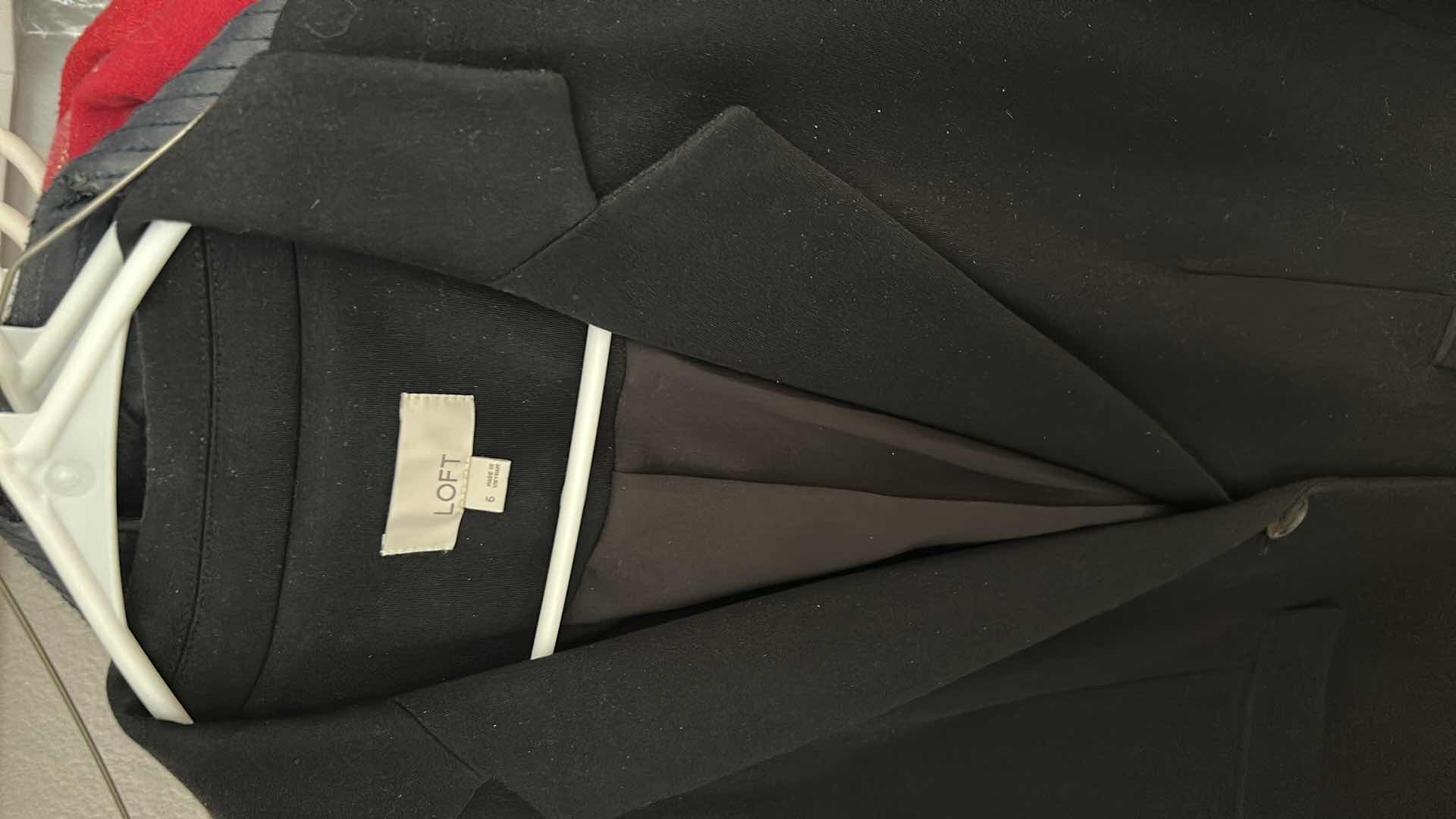 Photo 1 of 6 PIECE WOMENS CLOTHING SIZE 6