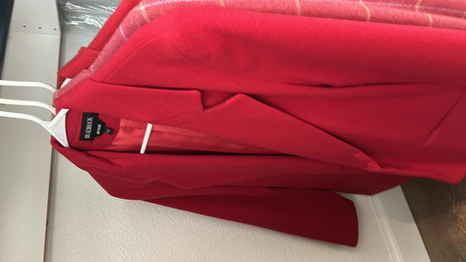 Photo 1 of 6 PIECE WOMENS CLOTHING SIZE 6