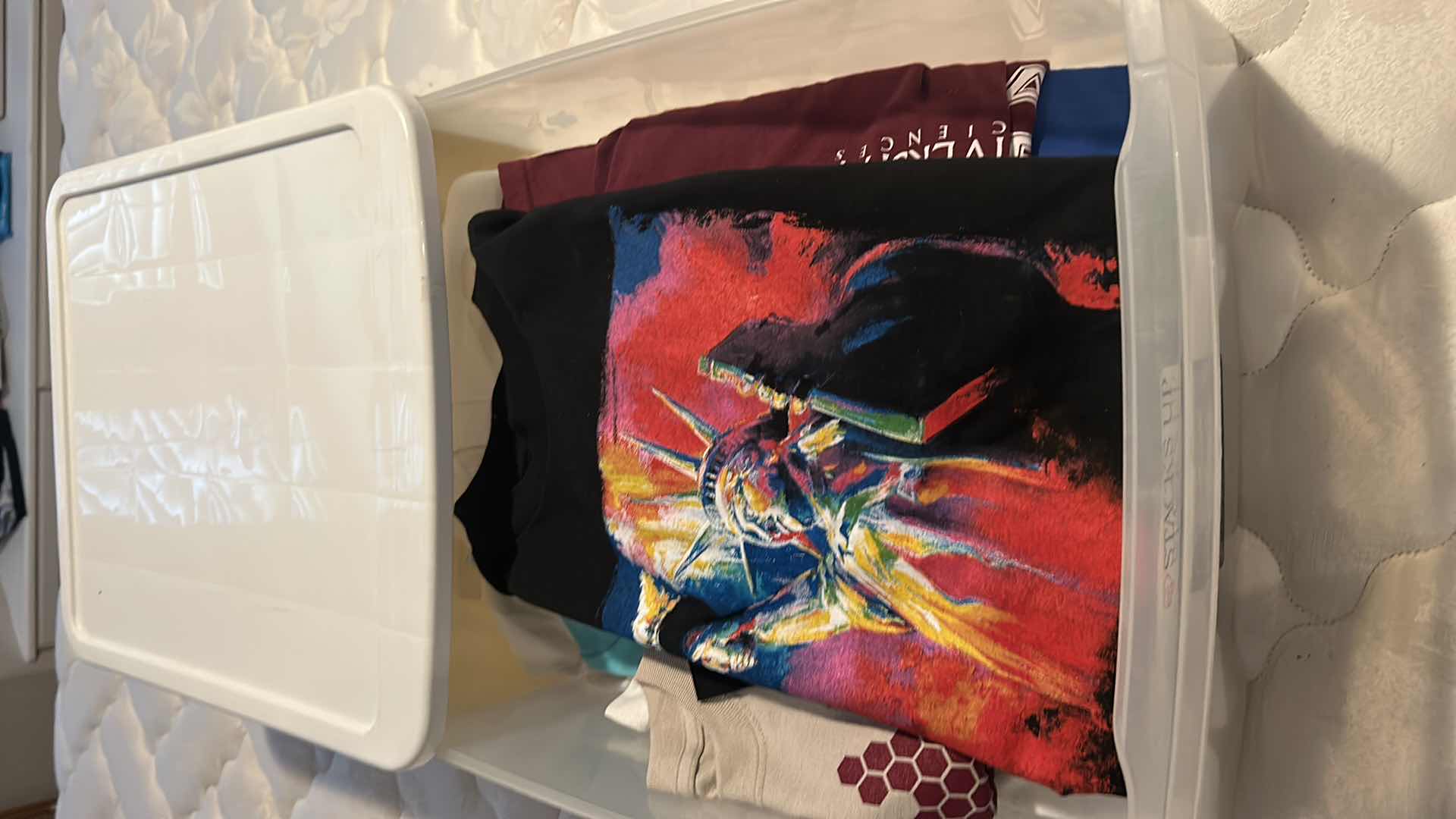 Photo 1 of BIN FULL OF WOMENS T-SHIRTS ALL SIZES