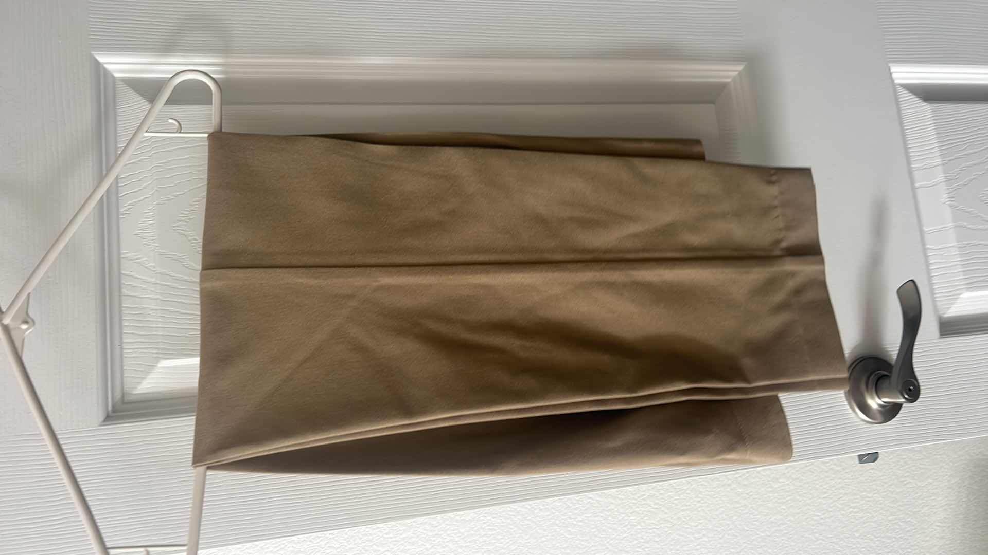 Photo 1 of 5 PAIRS WOMENS PANTS SIZE 6 TALBOTS AND ANN TAYLOR