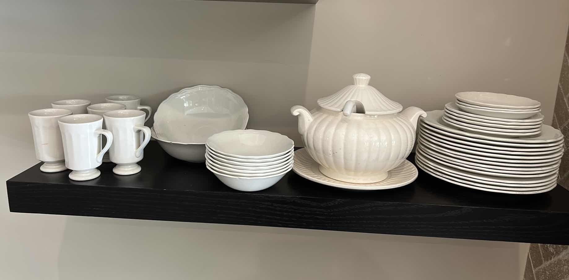 Photo 1 of STONEWARE ASSORTMENT 41PC (SMALL CHIPS)