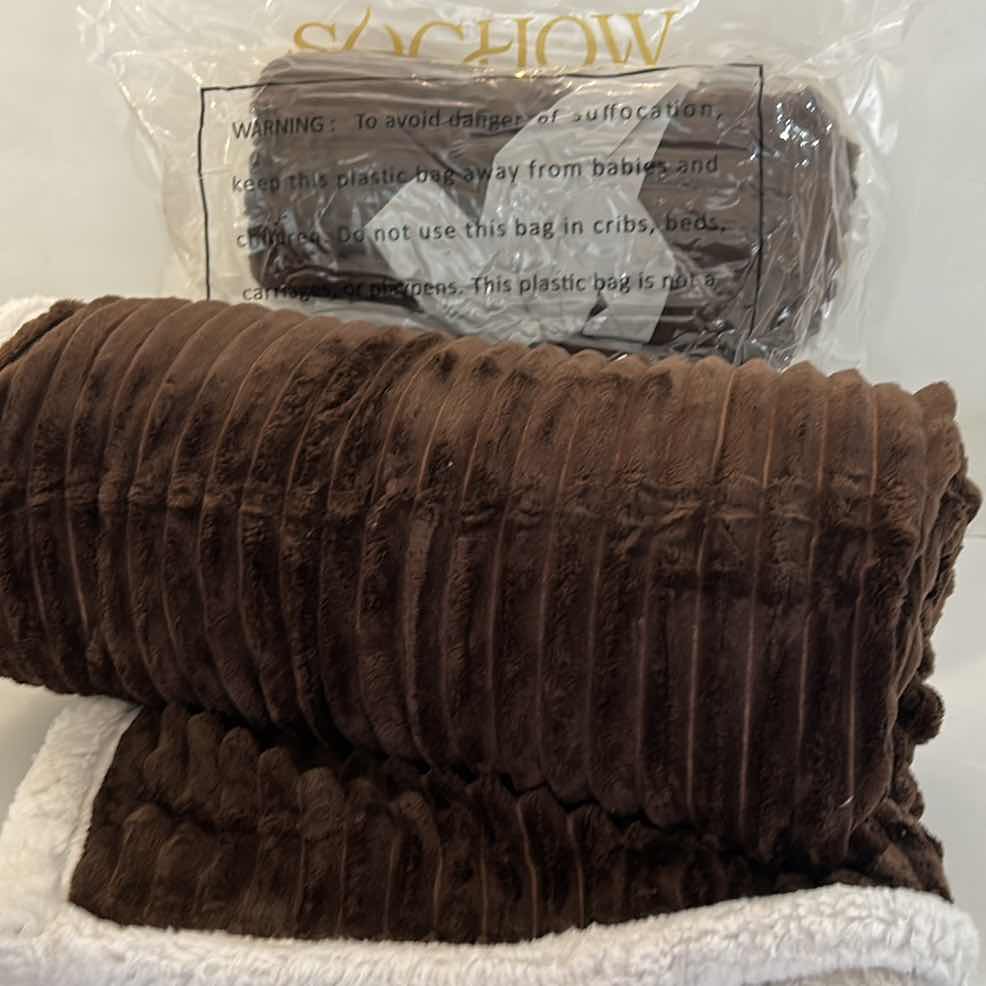 Photo 1 of 2 - NEW UNIQUE DESIGN: SOCHOW HIGH QUALITY SHERPA BLANKETS DOUBLE SIDED DESIGN $25. EACH