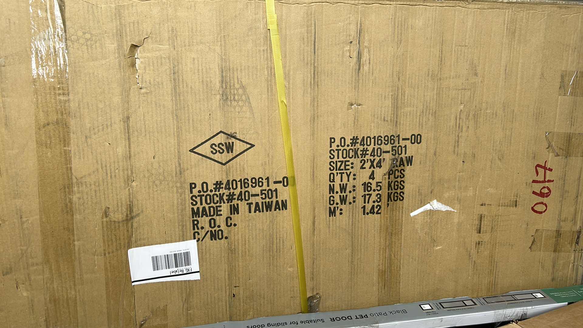 Photo 1 of METAL PET CRATE 2’ x 4’