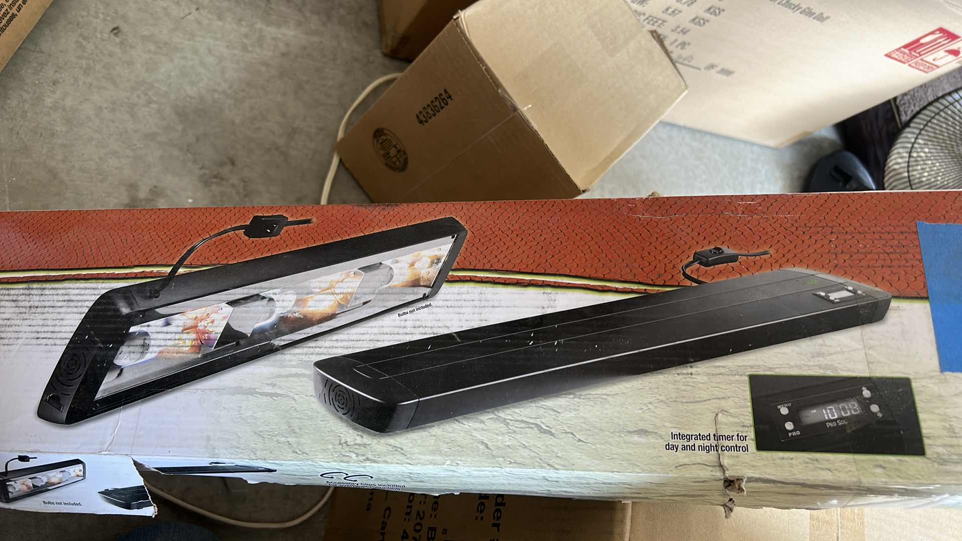 Photo 1 of NEW PRO SOL FIXTURE WITH TIMER