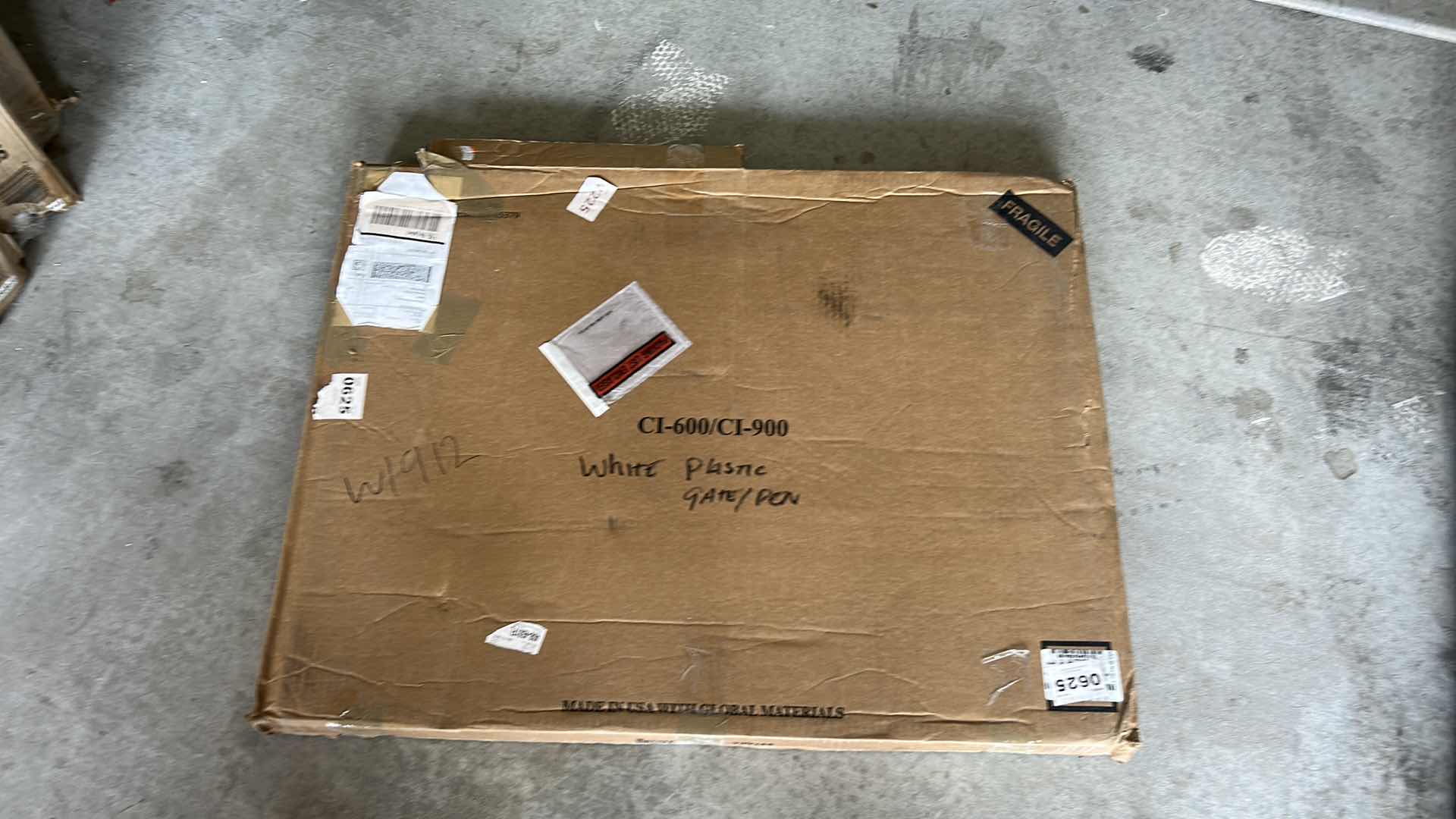 Photo 2 of NEW WHITE 2PC PLASTIC GATE  2 - 34” x 24”