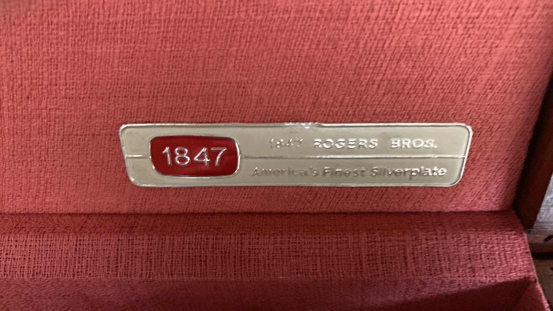 Photo 7 of VINTAGE 1847 ROGERS BROS. SILVERPLATE SILVERWARE SET IN BOX