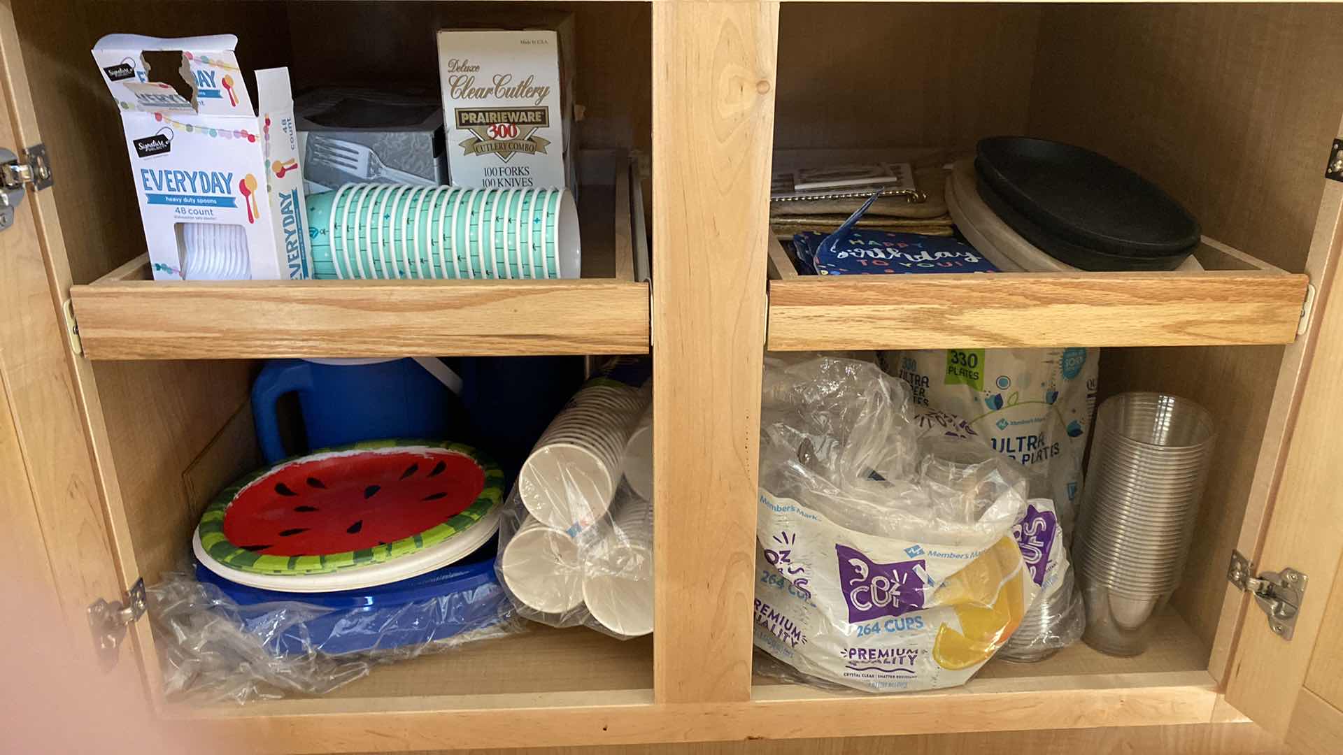 Photo 1 of CONTENTS OF CABINET PAPER GOODS