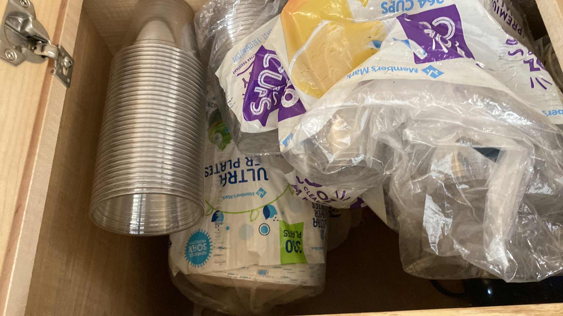 Photo 1 of CONTENTS OF CABINET PAPER GOODS