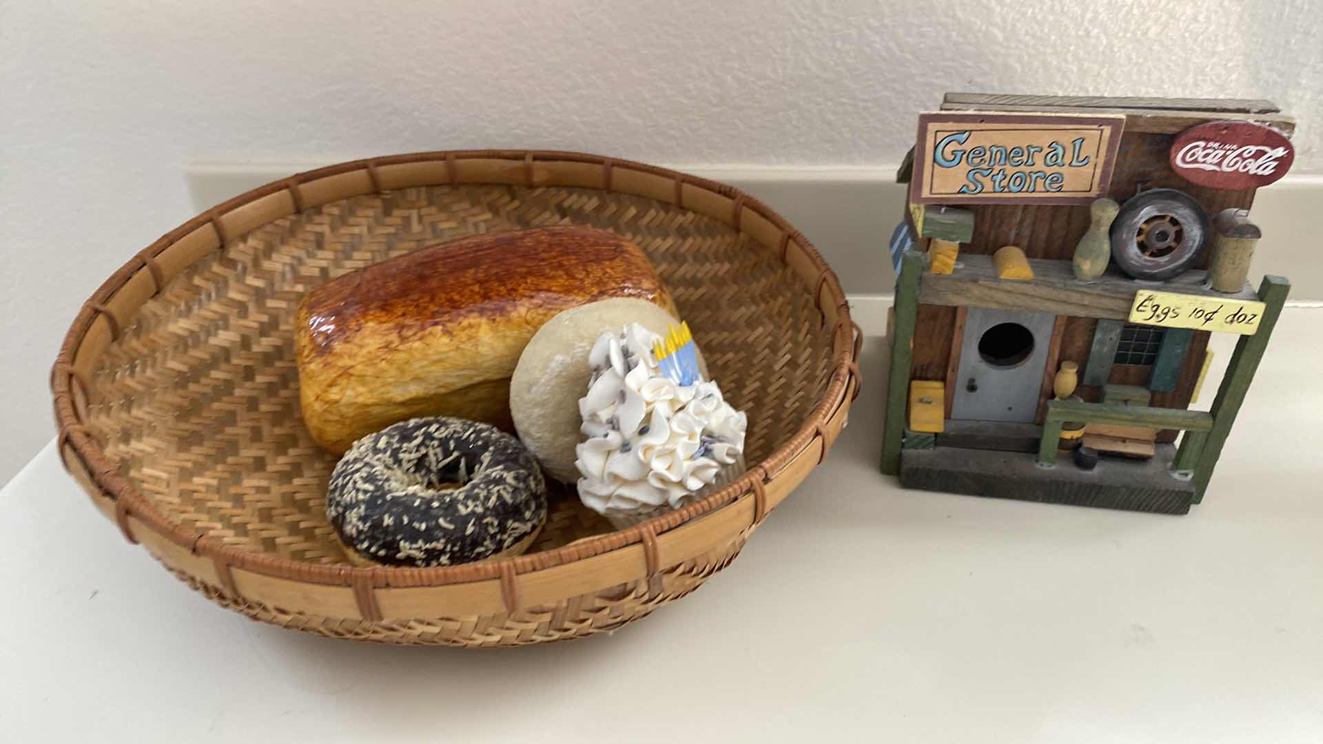 Photo 1 of ROOSTER H 14” AND ASSORTED HOME DECOR