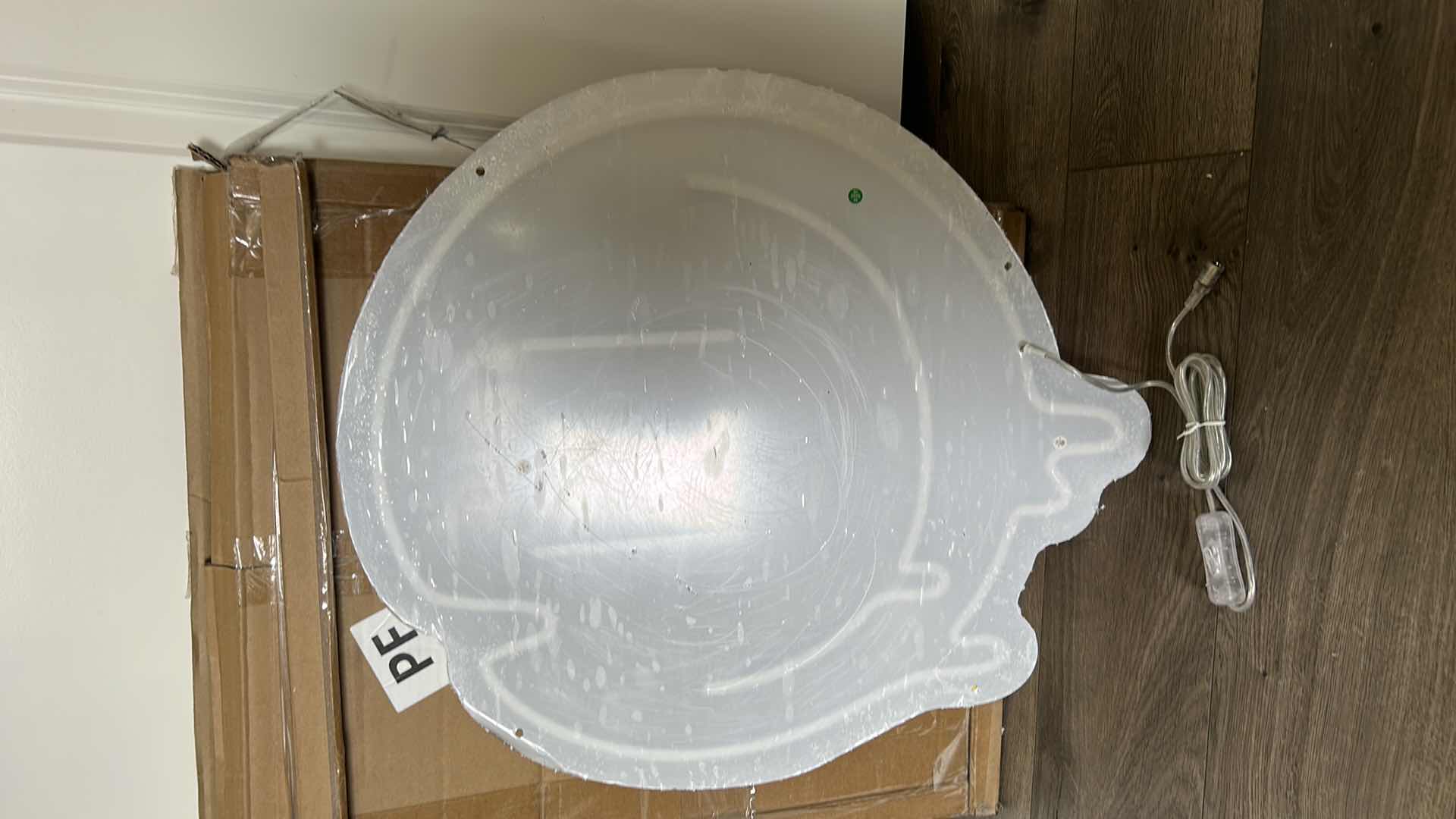 Photo 1 of NEON LED MELTINGHAPPY FACE LIGHT UP WALL DECOR H 22.25”