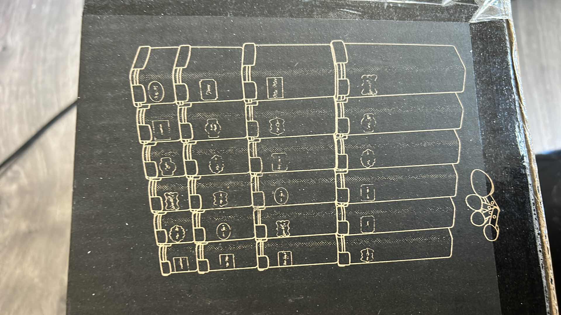 Photo 1 of NEW IN BOX SESENO 24 PACK PLASTIC AIRTIGHT FOOD STORAGE CONTAINERS