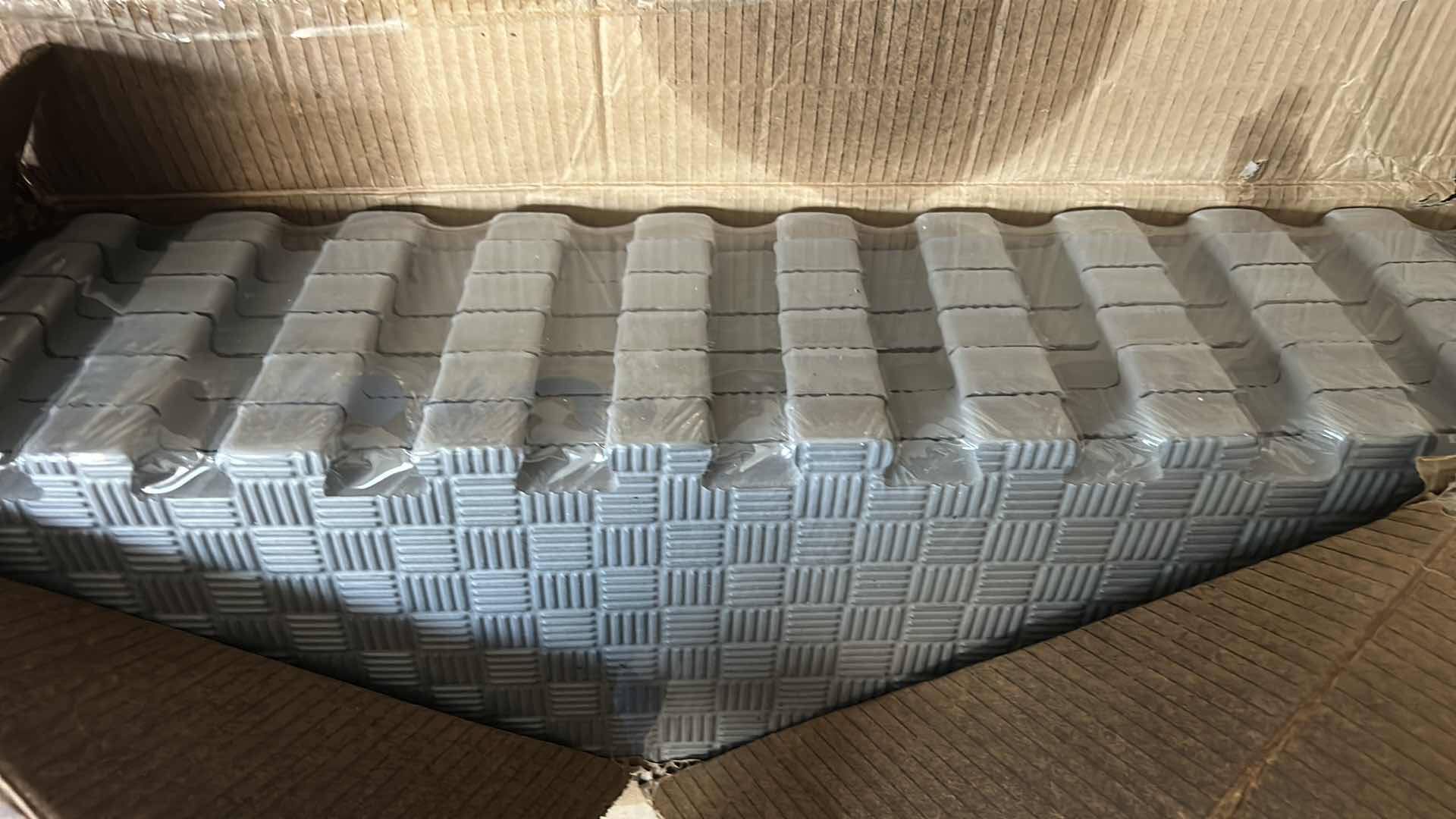 Photo 1 of 1” THICK 24SQ FEET GRAY LOCKING FLOOR MATS