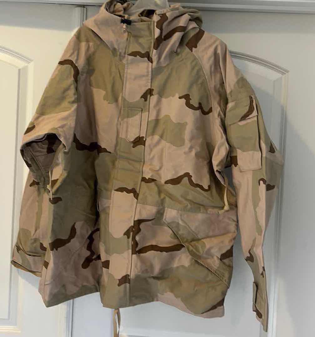 Photo 1 of MENS CAMO JACKET WITH HOOD SIZE L