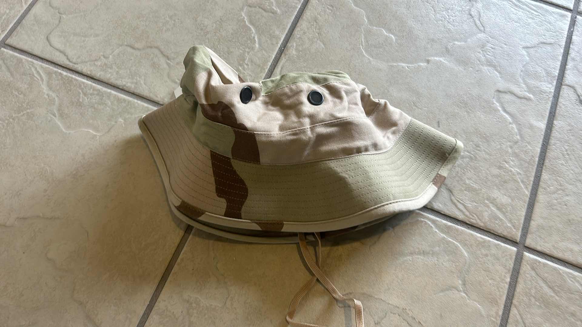 Photo 1 of NEW MILITARY CAMO JACKET, HAT, GLOVES & PANTS SIZE L