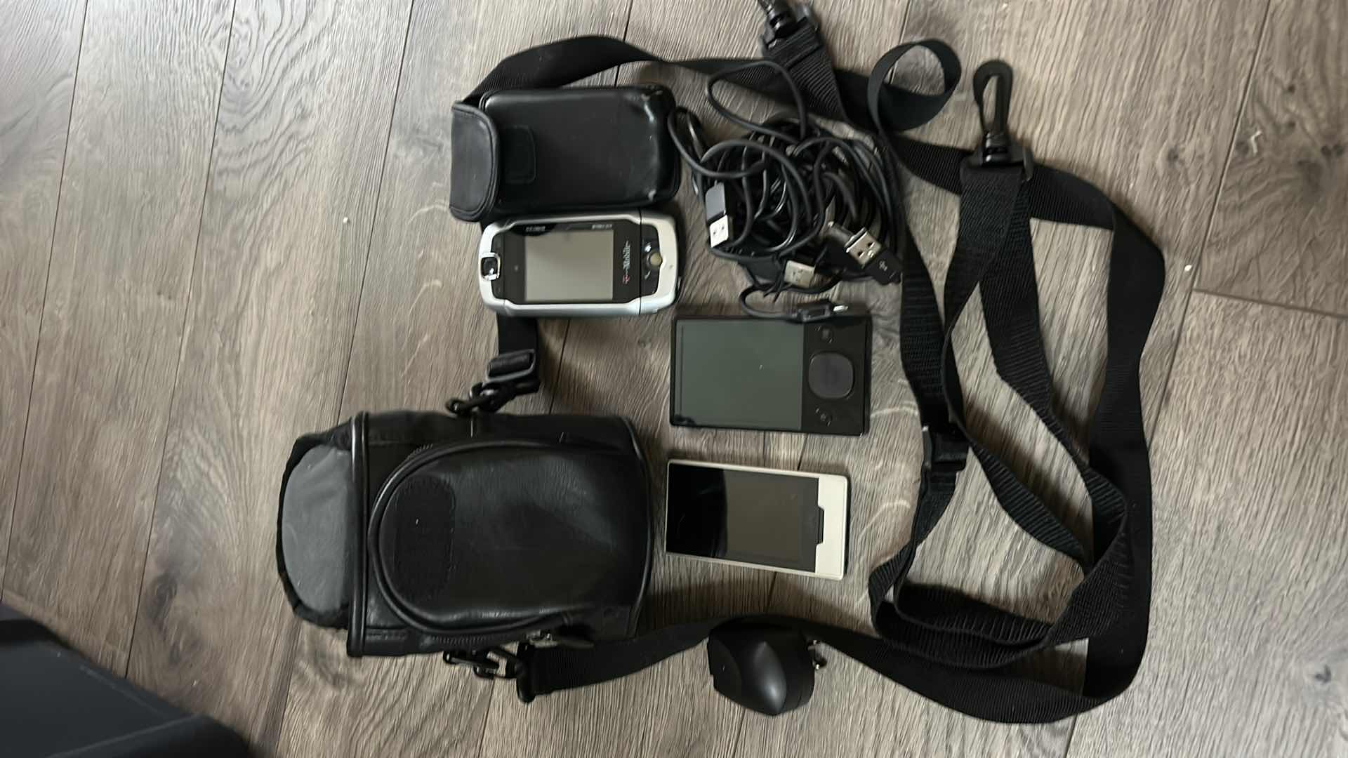 Photo 1 of ELECTRONICS ASSORTMENT