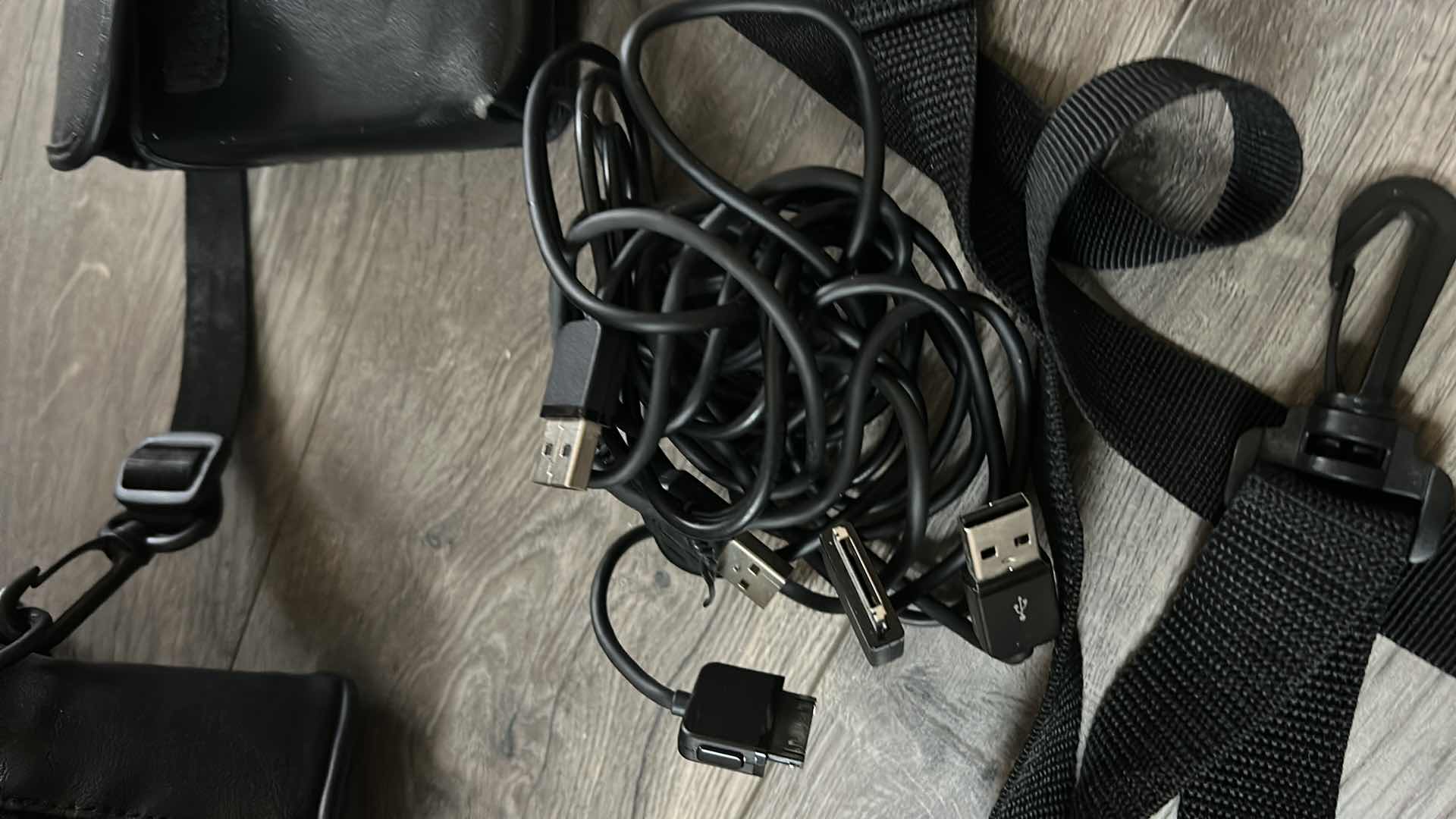 Photo 1 of ELECTRONICS ASSORTMENT