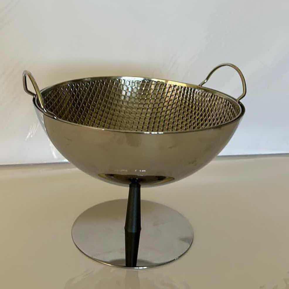 Photo 1 of ALESSIO ITALY INOX 18/10 SILVER FLOWER CENTERPIECE H6.5”