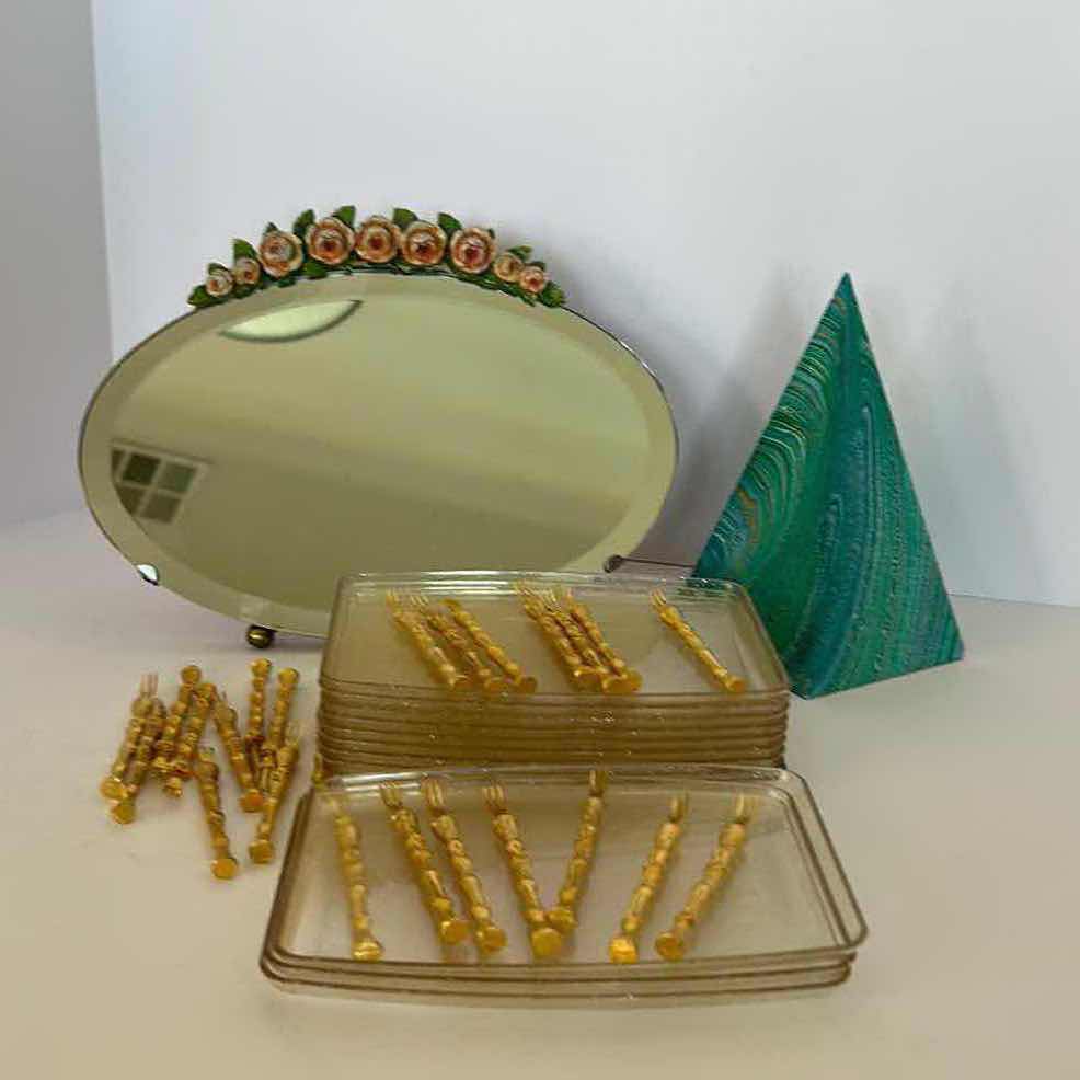 Photo 1 of HOME ACCESSORIES